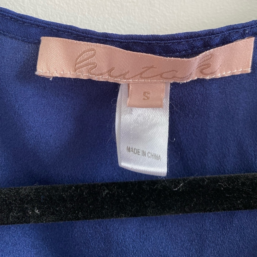Hutch Blue V-Neck Minimalist Ruffle Hem Mini Dress Size Small - Picture 4 of 9